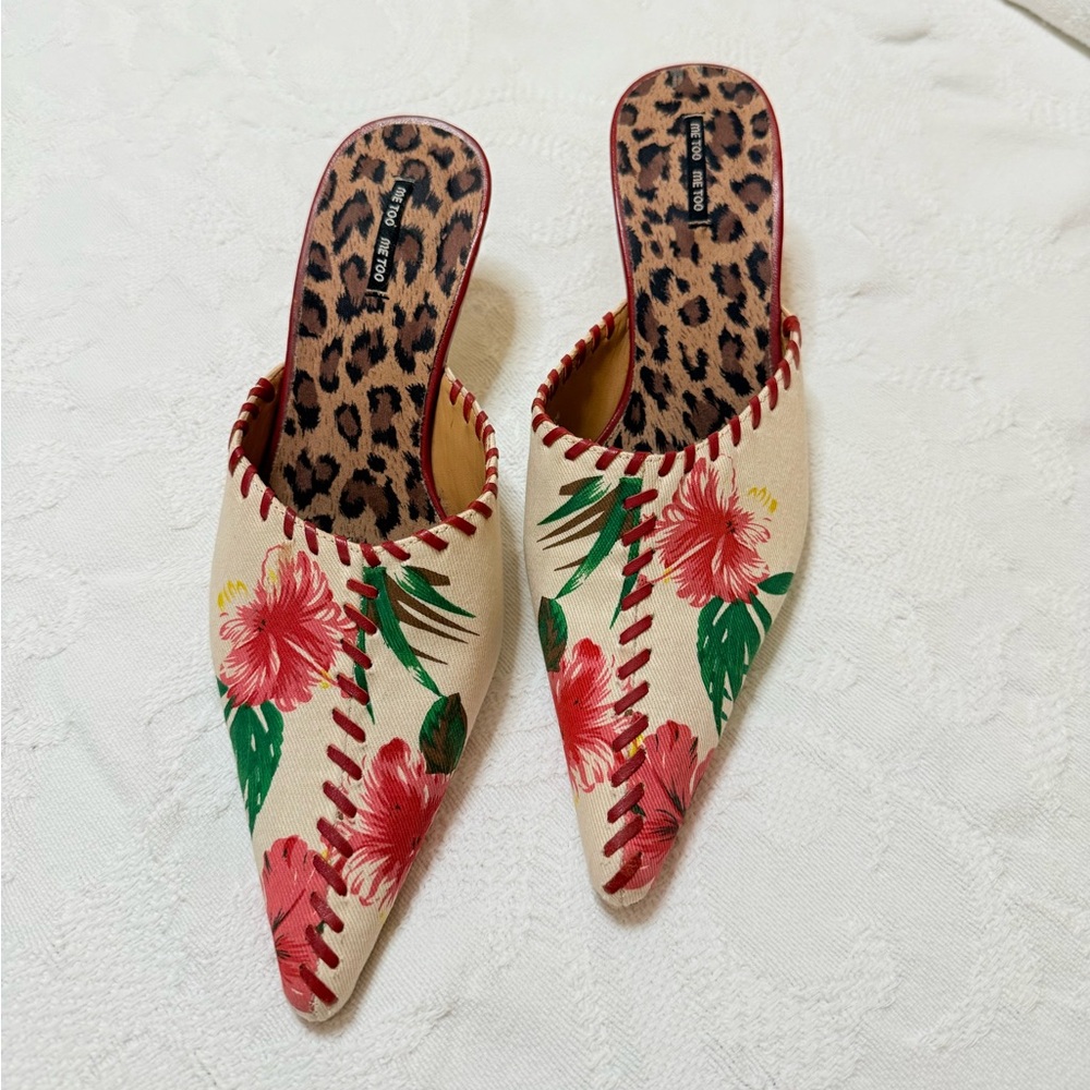 Rare Y2K Me Too Britta Floral Hibiscus Canvas Kitten Heel
